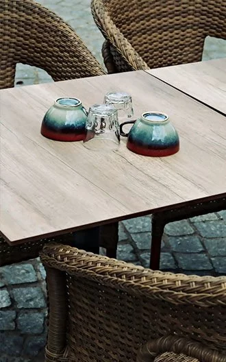 Tabourets de table noirs